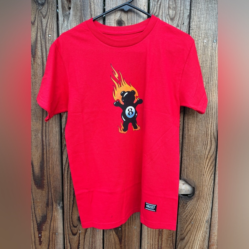 Grizzly teddy bear 8 ball tee